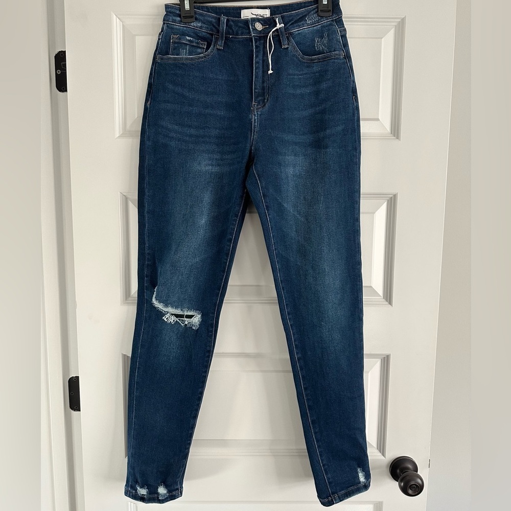 Vervet Modern Love - Distressed Roll Up Stretch Mom Jean